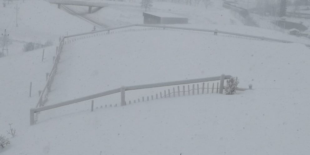 Staketenzaun Schnee