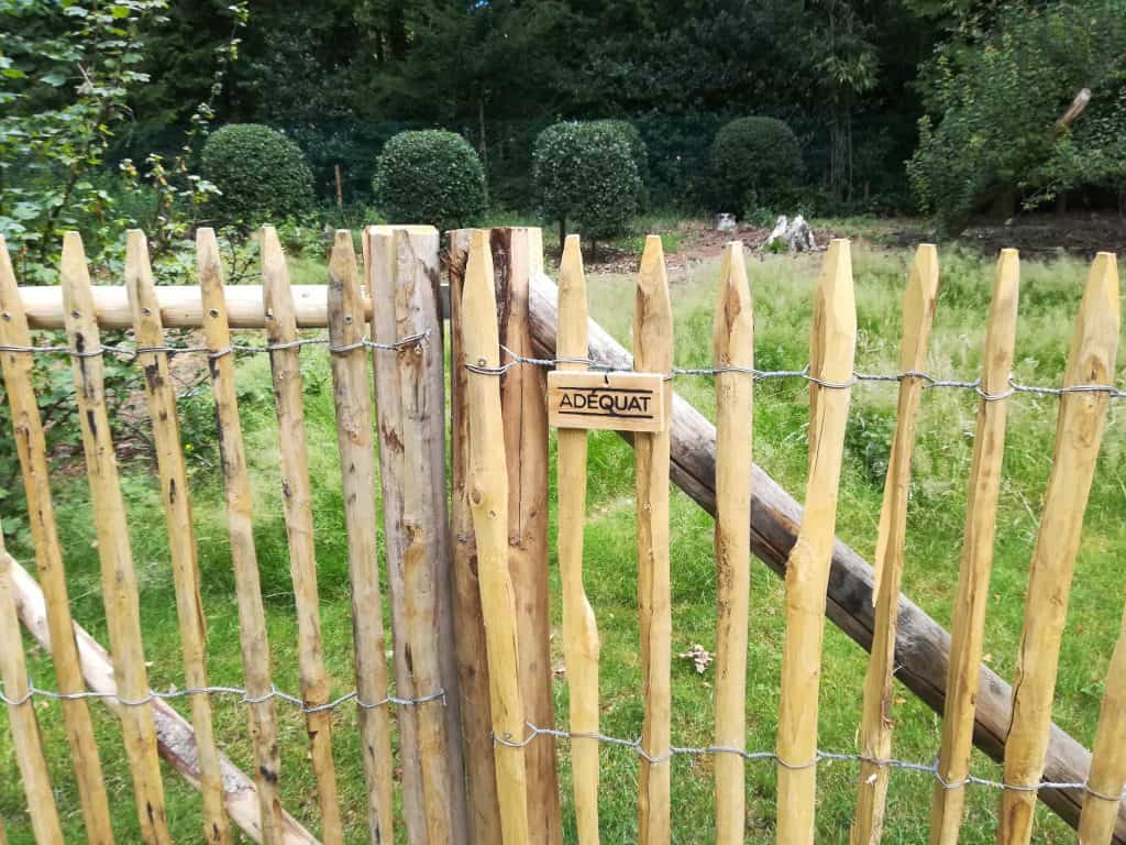 kastanje hekwerk 120/4 en een raamwerkpoort