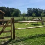 Post & Rail 2 niveau met kwart railen en rustieke veldpoort