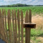 Frans schapenhek van kastanjehout met een hoogte van 80 cm en een latafstand van 4 cm