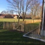 Frans schapenhek 80 cm hoog met latafstand 6 cm en een raamwerkpoort 100cm breed x 80 cm hoog