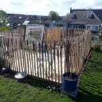 Frans schapenhek kastanje 100 cm hoog, latafstand 4 cm als omheining van een dakterras