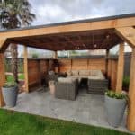 Overkapping van douglas balken en planken