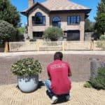 Houten poort bij de villa van de familie Meiland, Adequat