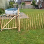Frans Schapenhek van 100 cm met latafstand 8 cm met een Franse raamwerkpoort van 100 cm bij 100 cm