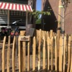 Frans schapenhek van kastanjehout met een hoogte van 80 cm en een latafstand van 4 cm
