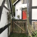 Franse Raamwerkpoort van 100 hoog bij 120 cm breed, met schapenhek van 100 cm hoog er op.