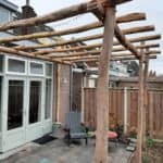 Robinia palen geschild en geschuurd met diameter 10-12 cm en 13-15 cm in verschillende lengtes