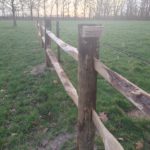 Post & Rail 2 niveau kastanje halfronde posten met kwartgezaagde railen