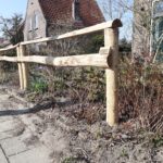 Tuinhek van (half)ronde kastanje palen 10-12 cm