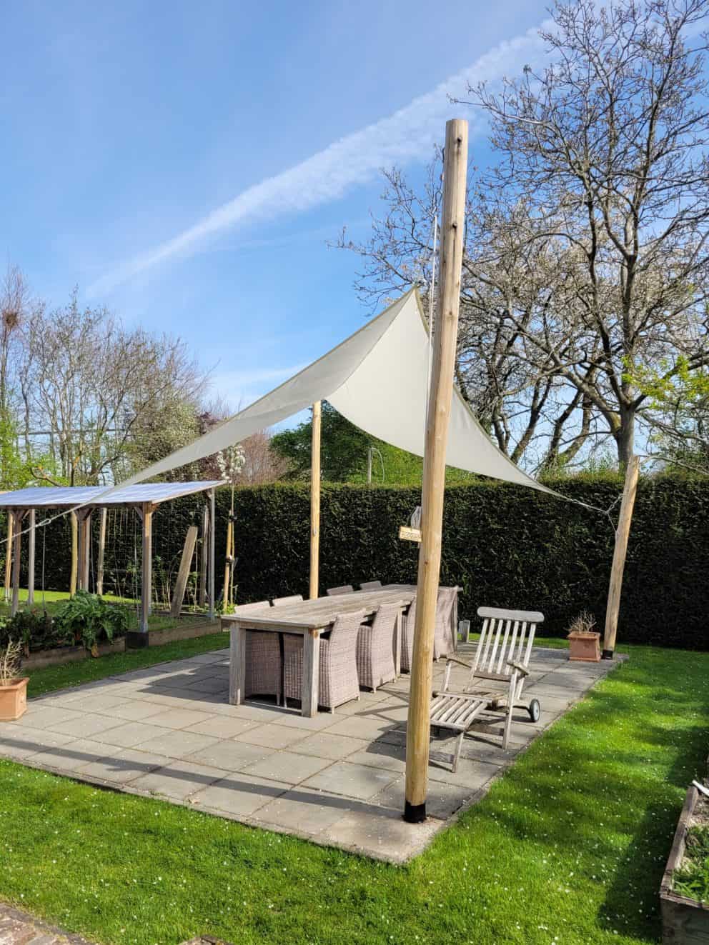 Kastanje paal 600 cm lang met diam. 13-16 cm, ongepunt