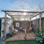 Pergola van kastanje vlonderplanken 12x250 en diverse maten kastanjehout