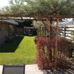 Pergola van kastanje palen 7-9 cm en kastanje palen 4-6 cm