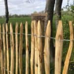 Frans schapenhek van kastanjehout met een hoogte van 80 cm en een latafstand van 4 cm