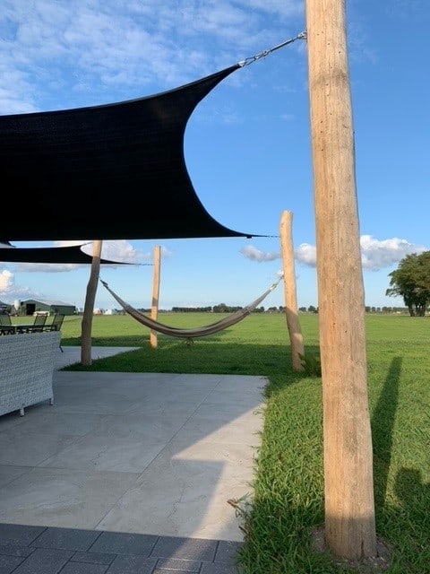 Robinia paal 400 cm lang, diameter 19-21 cm, geschild en geschuurd voor schaduwdoek en hangmat