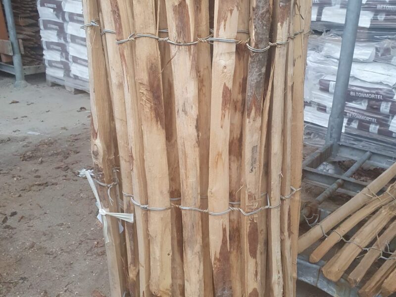 Kastanje schapenhek 100 cm hoog, latafstand 2 cm - reststuk 435 cm - nr 122