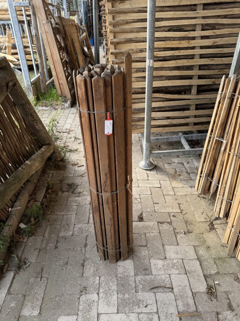 Kastanje schapenhek met platte latten 120 cm hoog, latafstand 2 cm, 230 cm lang (135)