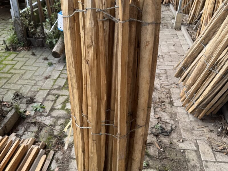 Kastanje schapenhek 120 cm hoog, latafstand 8 cm - 450 cm lang (199)