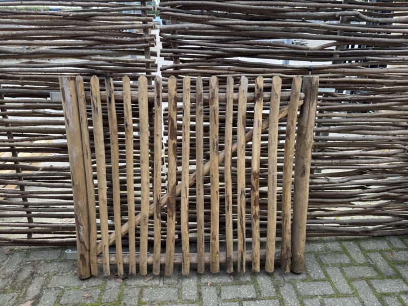 Nr13 rondhoutpoort linksdraaiend 114B x 120H