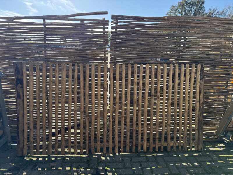 Nr17 rondhoutpoort linksdraaiend 250Bx120H